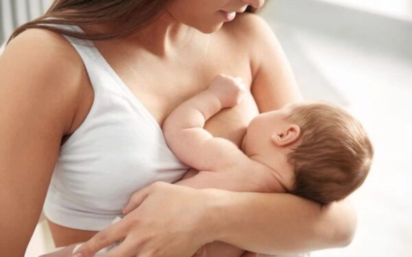 Có nên mặc áo ngực sau khi sinh không?